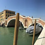 Princess Canal View דירה