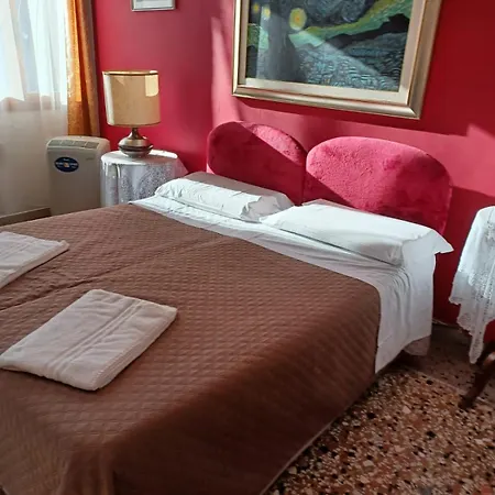 Апартаменты Princess Canal View
