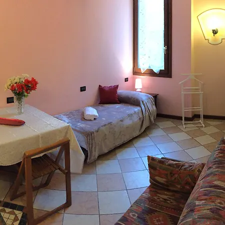 Апартаменты Princess Canal View *