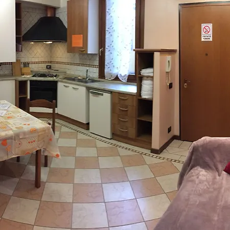 Princess Canal View Апартаменты Венеция