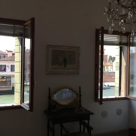 Princess Canal View Апартаменты Венеция