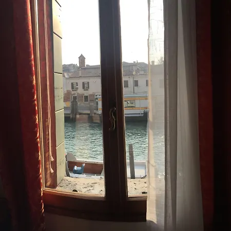 Princess Canal View Апартаменты Венеция