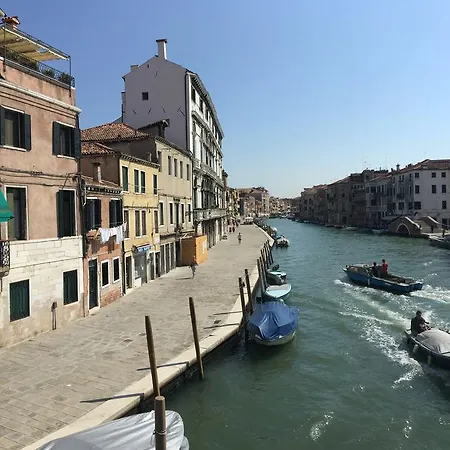 Princess Canal View Apartment *