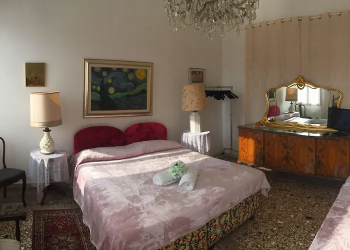 Princess Canal View Daire