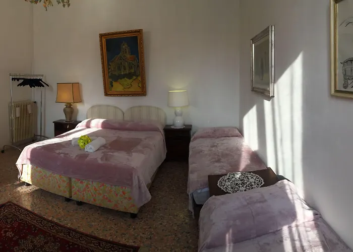 Princess Canal View Daire