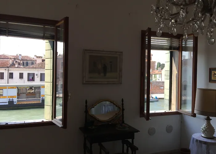 Princess Canal View Daire Venedik